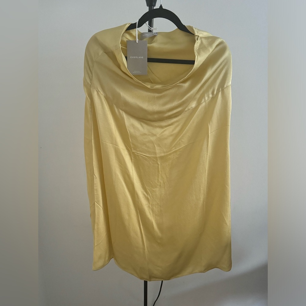 Gold/Yellow satin/silk feel Mid-Length skirt.